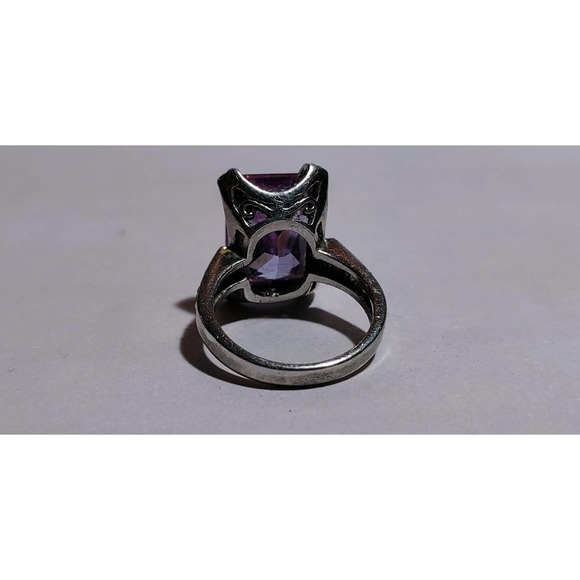 Vintage Size 8 Sterling Silver Large Purple Glass Stone Ring with CZ accents - Picture 5 of 5